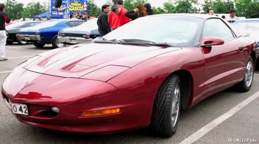 Pontiac Firebird  четвёртое поколение (1993–1997)