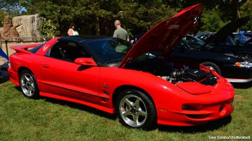 Pontiac Firebird обновлённое четвёртое поколение (1998–2002)