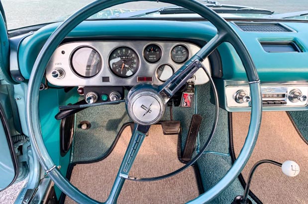 Chevrolet Corvair Monza-4