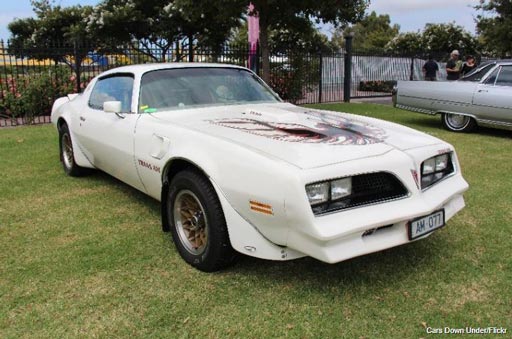 Pontiac Firebird 1977 года рестайлинговая версия